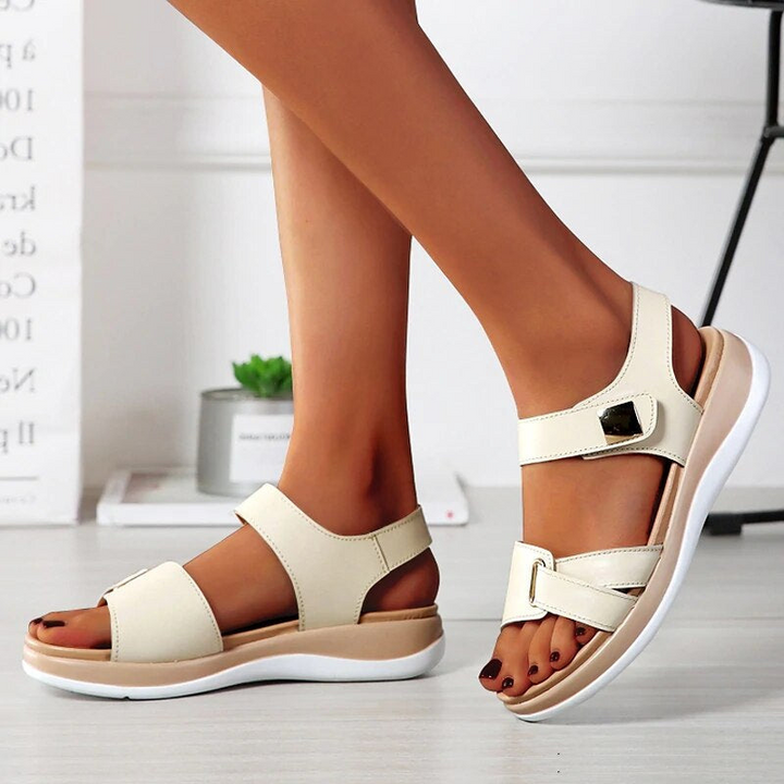 Yumi | Flache orthopädische Sandalen für Damen | Orthopedic
